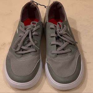 Speedo Men Gray Sneaker Size Medium (9 -10). NWT.